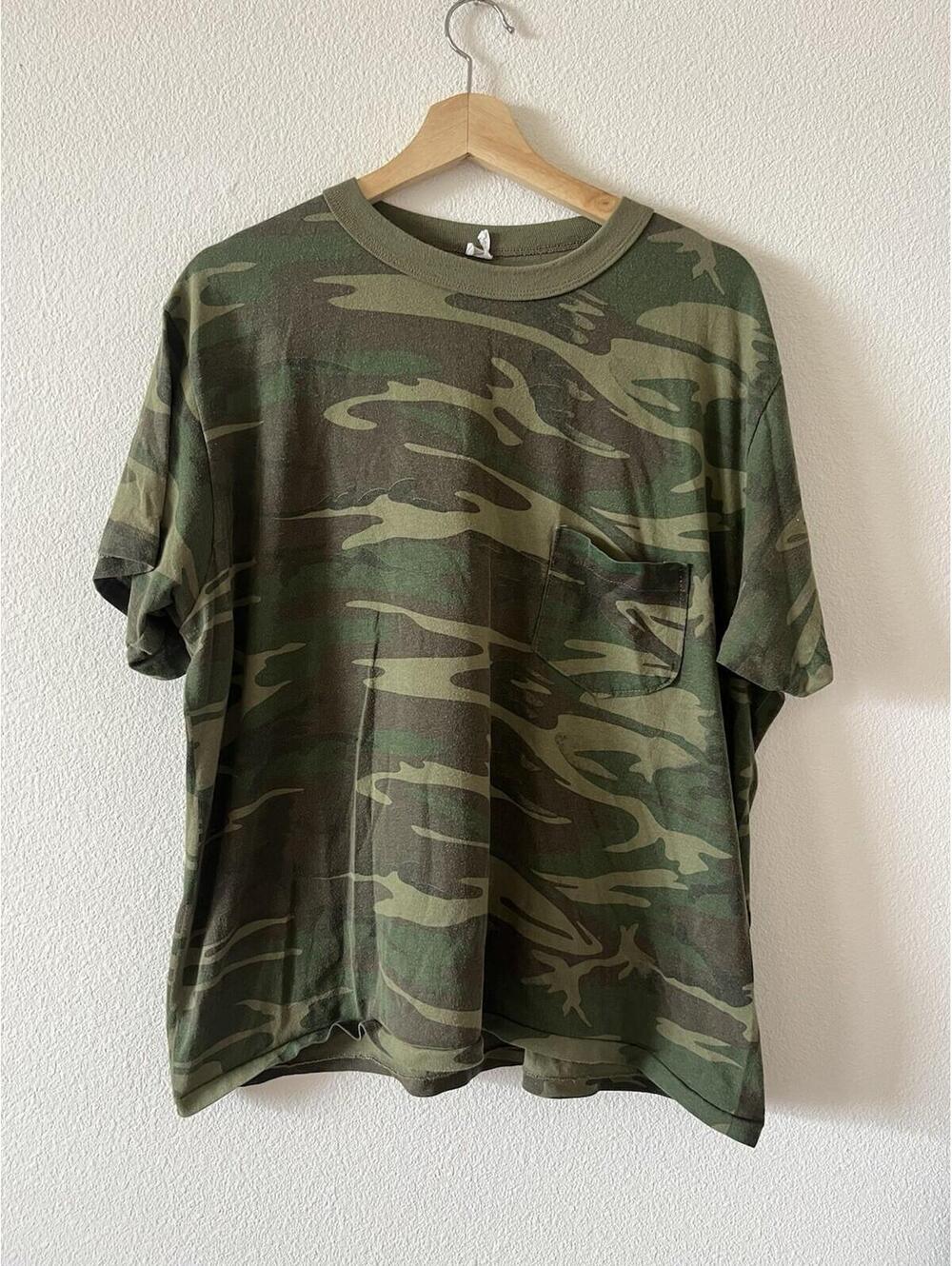 Vintage Single Stitch Camo Pocket T-Shirt Green Mens L